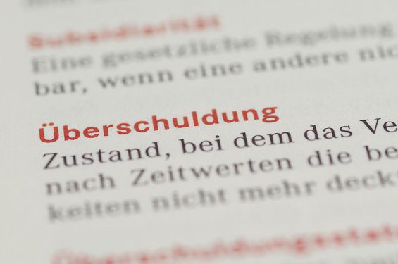 Es liegt in der gemeinsamen Verantwortung von Verbrauchern und Kreditinstituten, private Überschuldungen zu verhindern. Nicht nur aus diesem Grund schauen Banken genau auf die Bonität (Kreditwürdigkeit) der Antragsteller, und ob diese voraussichtlich in der Lage sein werden, ihre Darlehen auch ordnungsgemäß zurückzuzahlen (© papalapp / Fotolia)